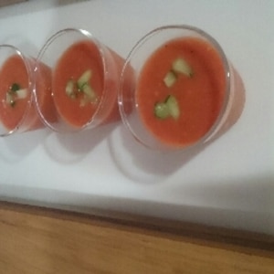 ボデガカップで　トマトの冷製スープ（ガスパチョ）